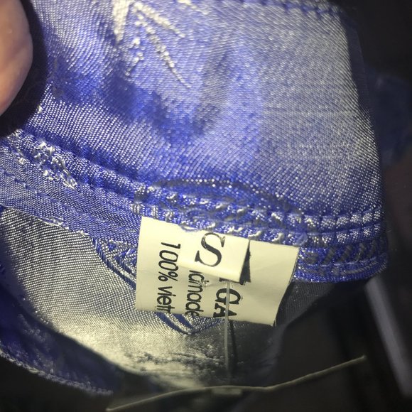 BEAUTIFUL VIETNAM SILK TOP W/FRENCH KNOT CLOSURES - Picture 4 of 6